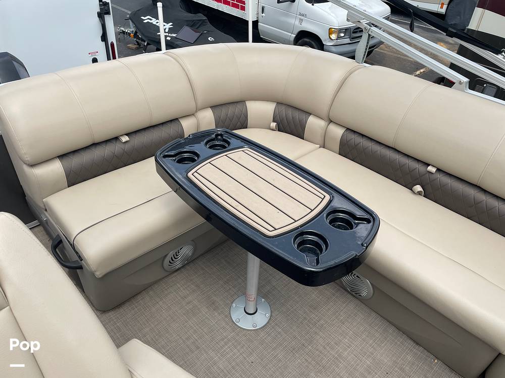 Slide: The Image of Tracker Party Barge 20 DLX 2021 - 14534288