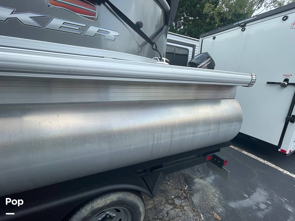 Slide: The Image of Tracker Party Barge 20 DLX 2021 - 14534325