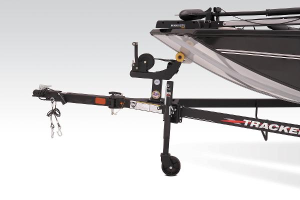 Slide: The Image of Tracker Pro 170 2024 - 10