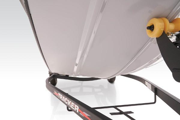 Slide: The Image of Tracker Pro 170 2024 - 11
