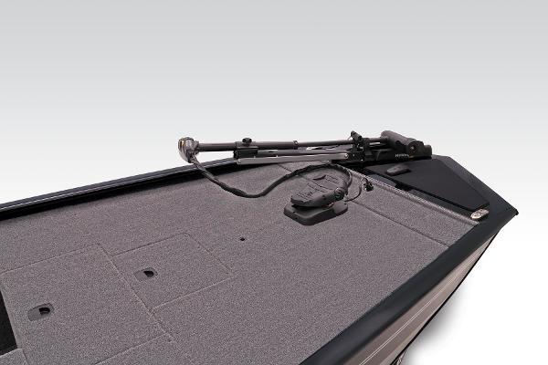 Slide: The Image of Tracker Pro 170 2024 - 12
