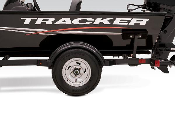 Slide: The Image of Tracker Pro 170 2024 - 36