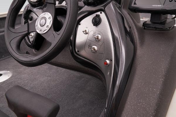 Slide: The Image of Tracker Pro Team 175 TF 2024 - 32