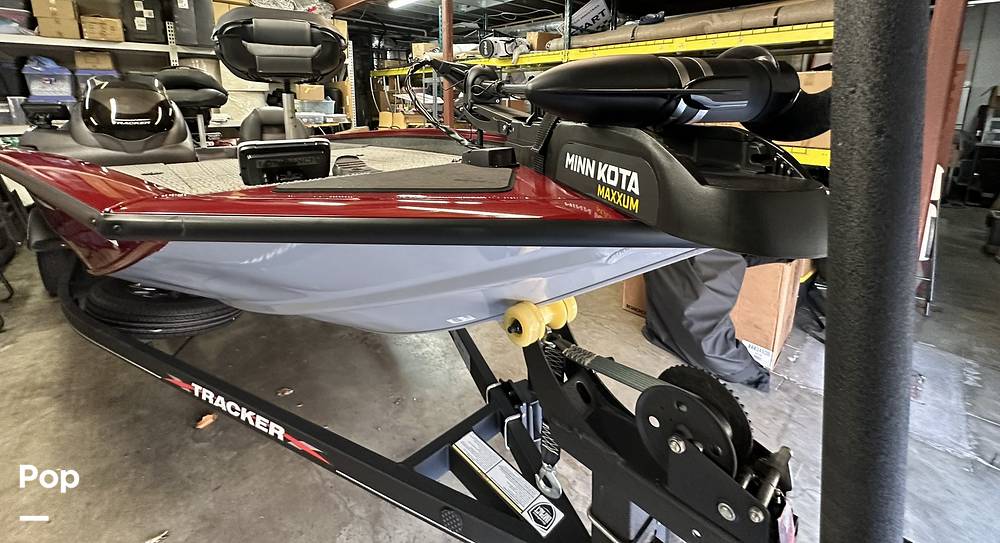 Slide: The Image of Tracker Pro Team 190 TX 2023 - 15