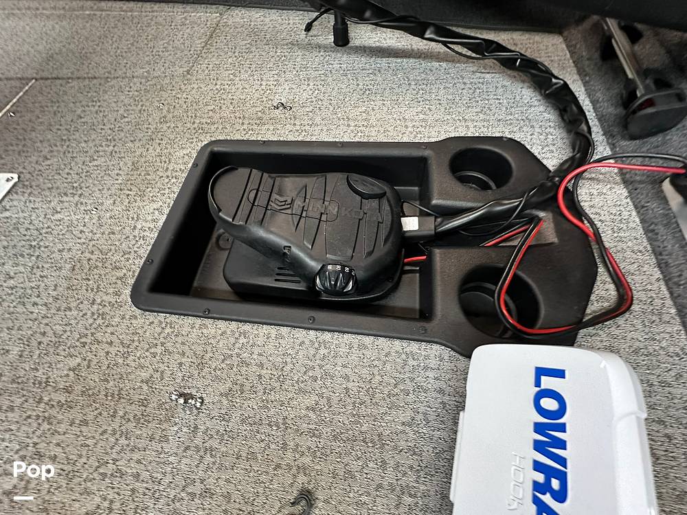 Slide: The Image of Tracker Pro Team 190 TX 2023 - 17