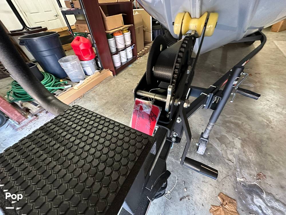 Slide: The Image of Tracker Pro Team 190 TX 2023 - 25