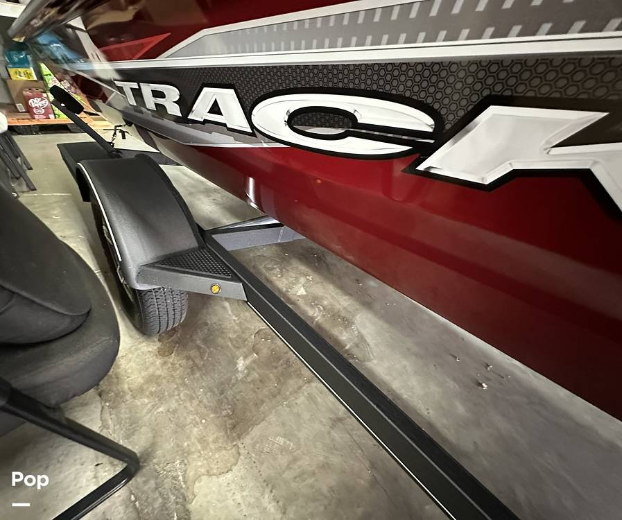 Slide: The Image of Tracker Pro Team 190 TX 2023 - 26