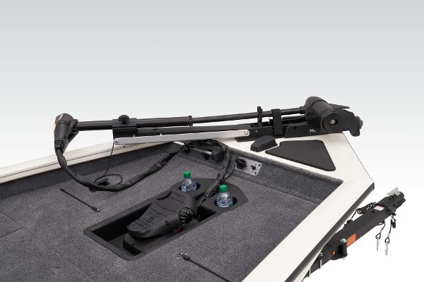 Slide: The Image of Tracker Pro Team 190 TX 2024 - 13