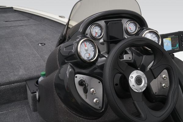 Slide: The Image of Tracker Pro Team 190 TX 2024 - 25