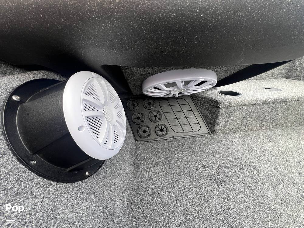 Slide: The Image of Speakers &amp; Subwoofer - 15358652