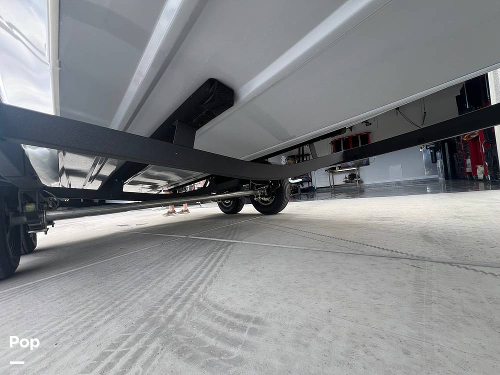 Slide: The Image of Underneath View Of Hull - 15358731