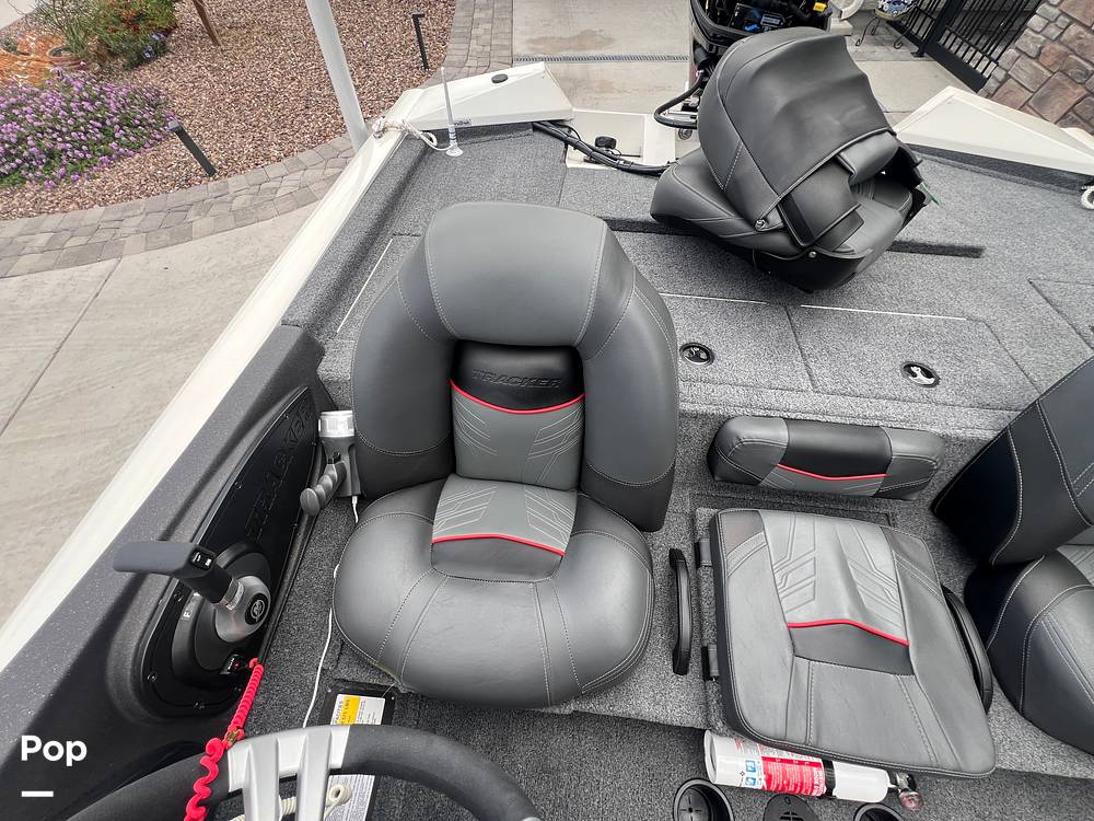 Slide: The Image of Captain's Seat - 15358646