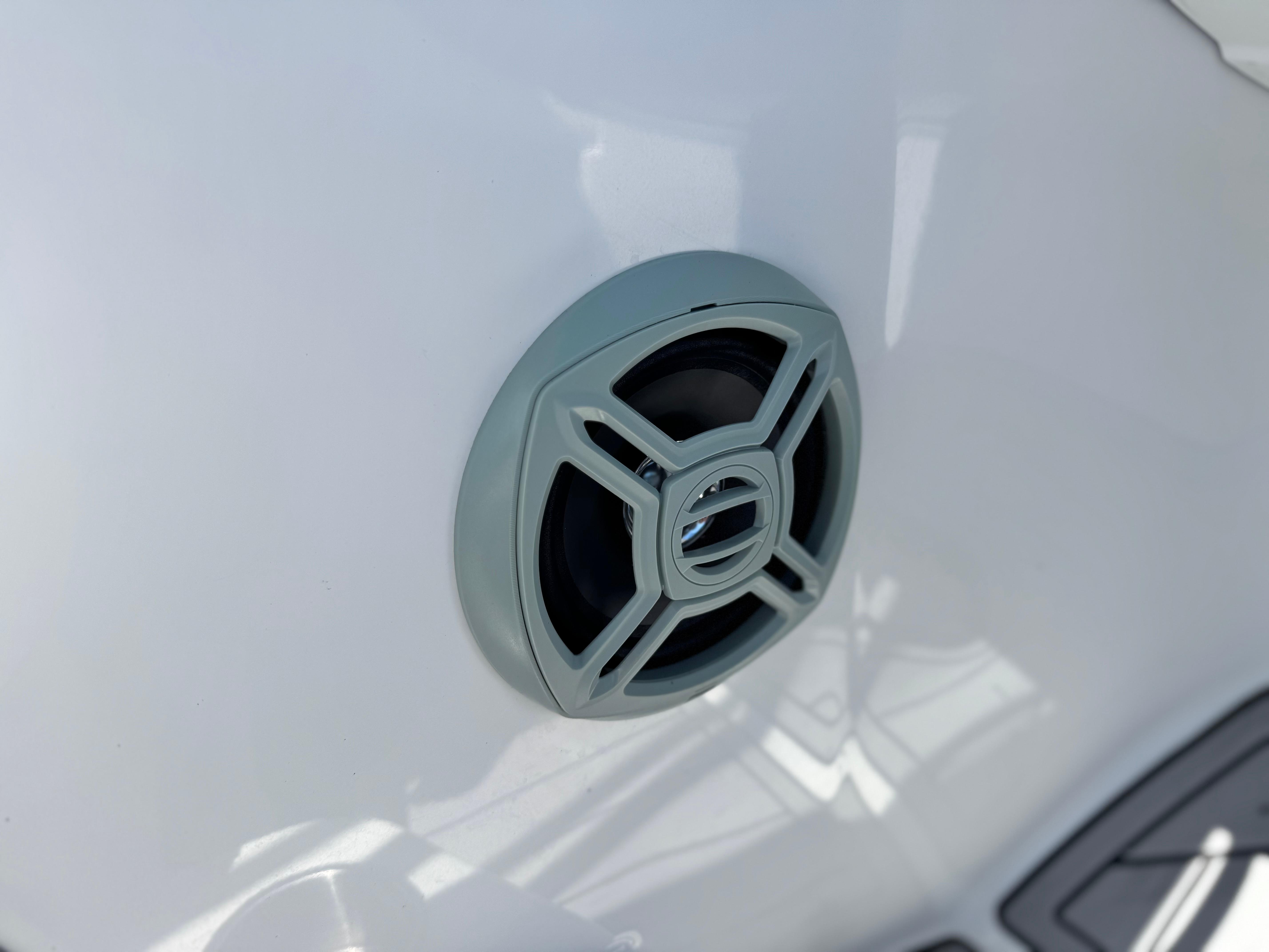 Slide: The Image of Speaker on 2019 Tracker Tahoe 450 TF boat, white surface background. - 16
