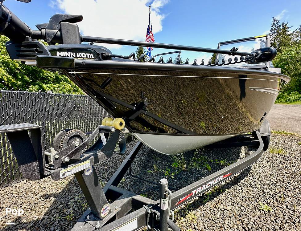 Slide: The Image of Tracker Targa 18 WT 2022 - 26