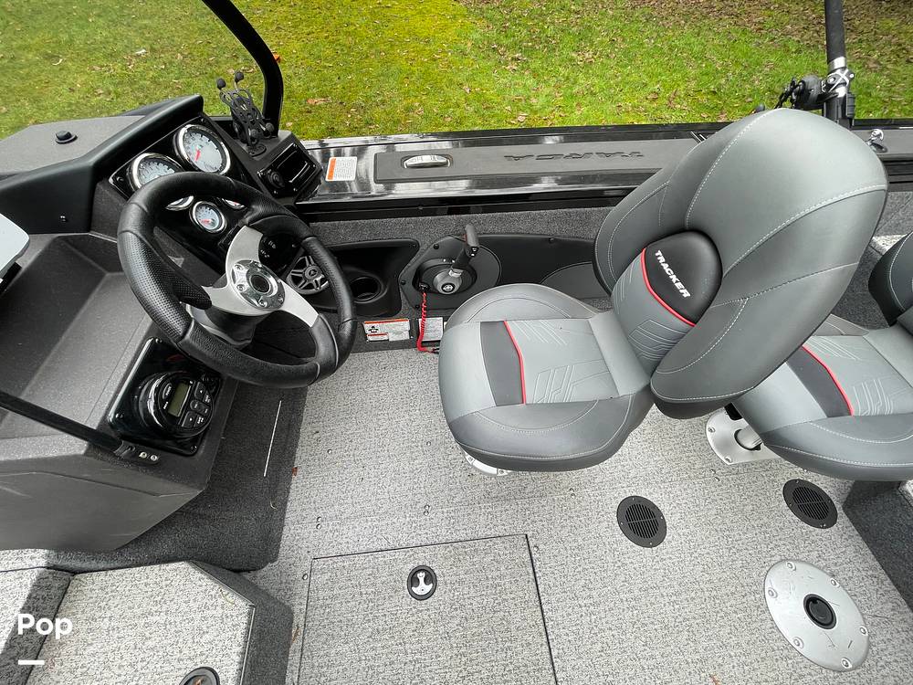 Slide: The Image of Tracker Targa 18WT 2023 - 15178490