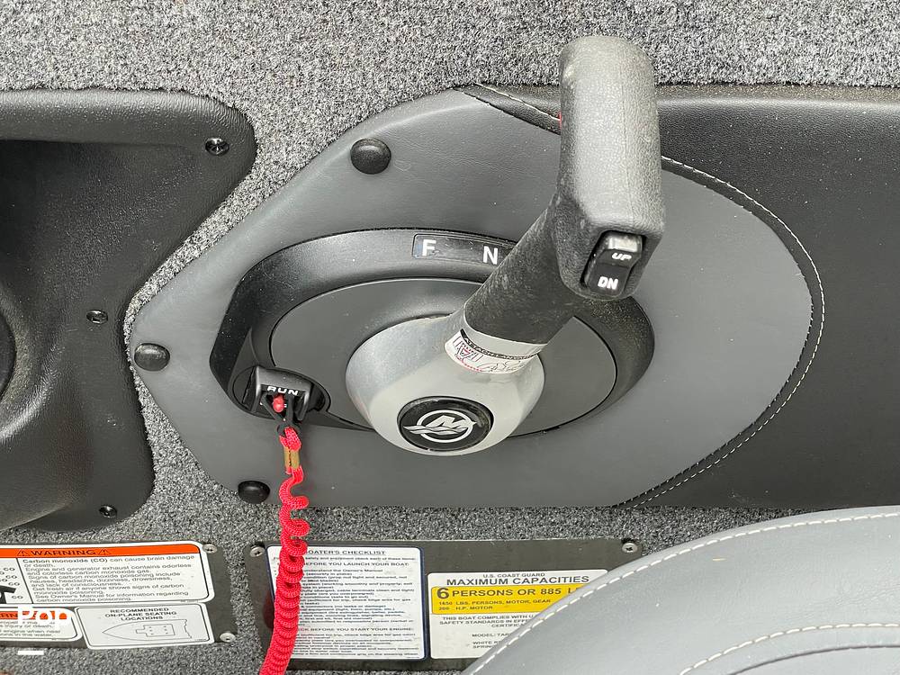 Slide: The Image of Tracker Targa 18WT 2023 - 15178500