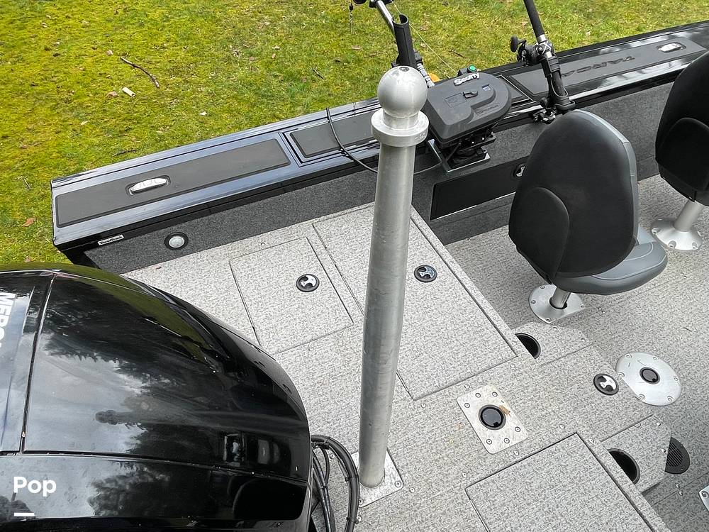 Slide: The Image of Tracker Targa 18WT 2023 - 15178485