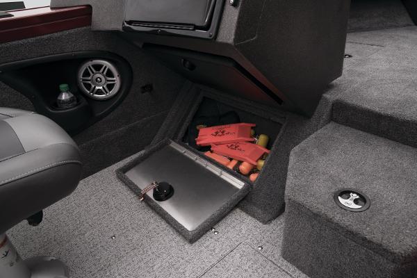Slide: The Image of Tracker Targa V-18 Combo - 29