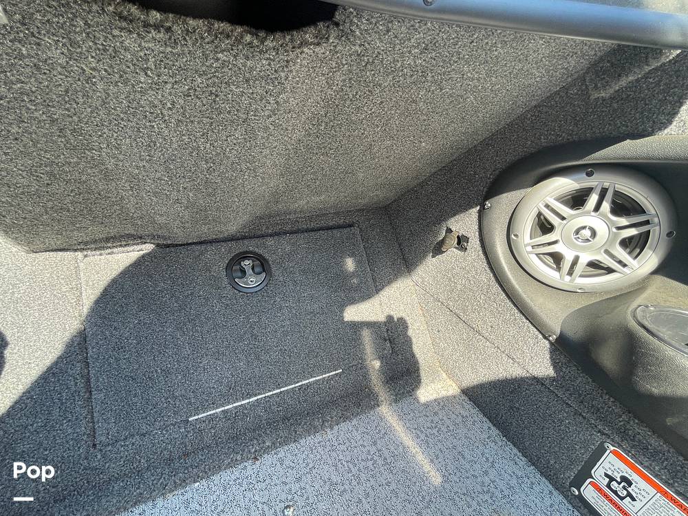 Slide: The Image of Tracker Targa V-18 WT 2021 - 15822314