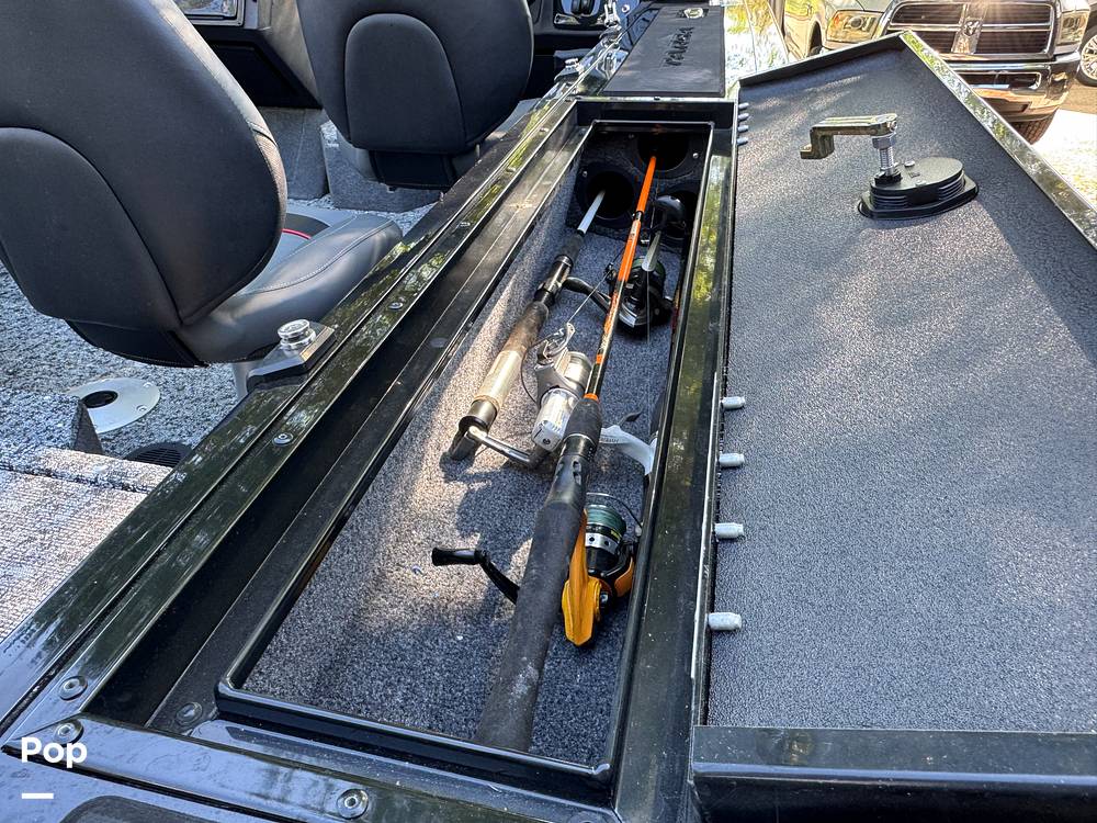 Slide: The Image of Tracker TARGA V-18 WT 2024 - 15330211