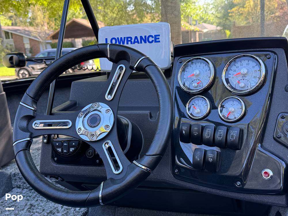 Slide: The Image of Tracker TARGA V-18 WT 2024 - 15330219