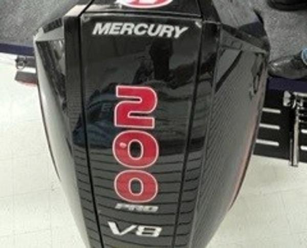 Slide: The Image of 2024 Tracker Targa V-19 Combo with Mercury 200 Pro V8 outboard engine. - 11