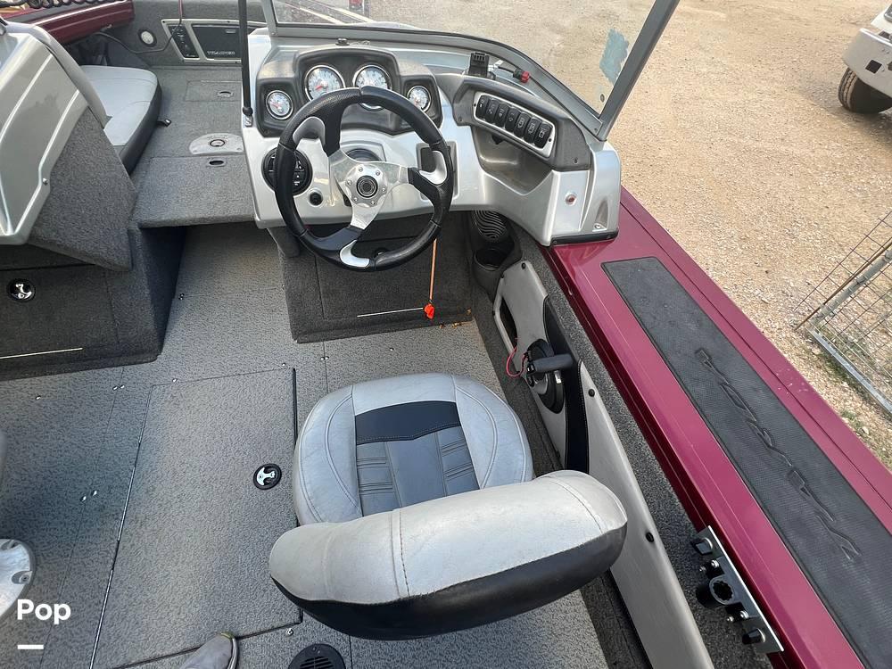 Slide: The Image of 2018 Tracker Targa V18 Combo for sale in Medina, TX - 23