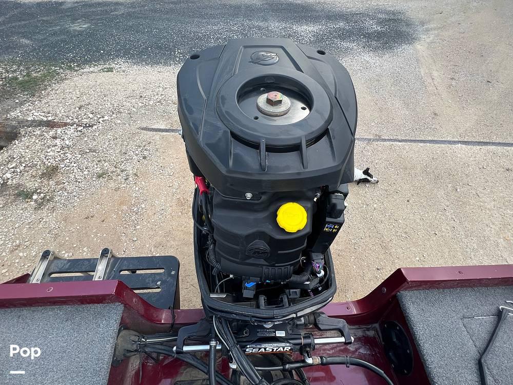 Slide: The Image of 2018 Tracker Targa V18 Combo for sale in Medina, TX - 36