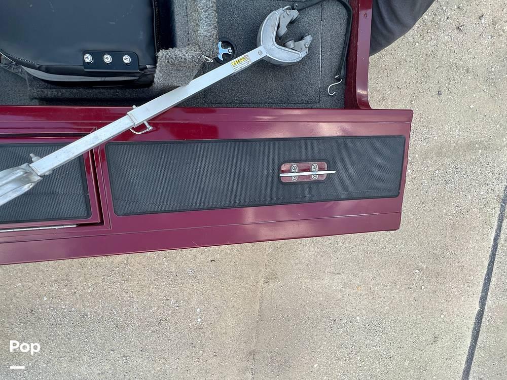 Slide: The Image of 2018 Tracker Targa V18 Combo for sale in Medina, TX - 47