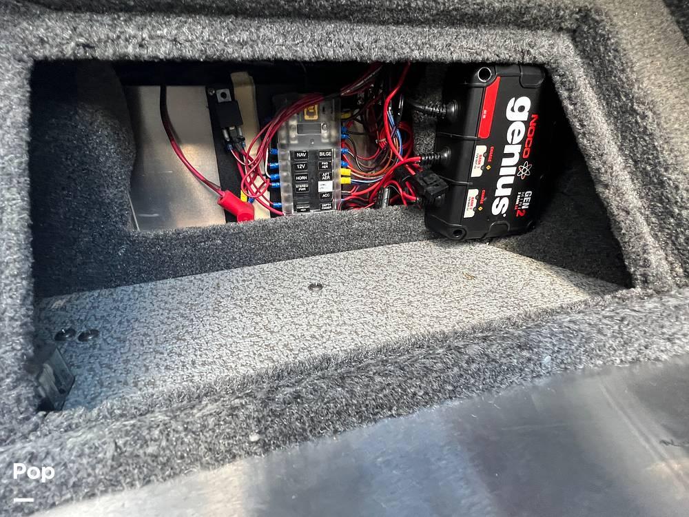 Slide: The Image of 2018 Tracker Targa V18 Combo for sale in Medina, TX - 57