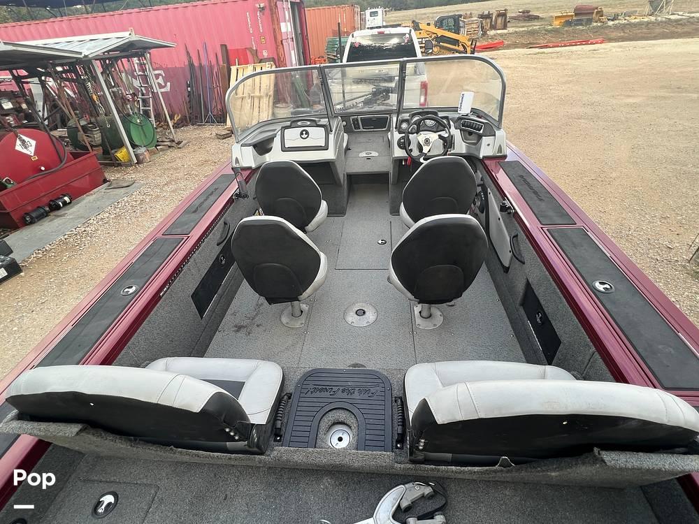 Slide: The Image of 2018 Tracker Targa V18 Combo for sale in Medina, TX - 6