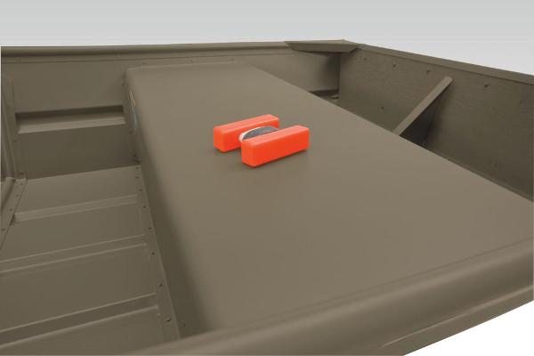 Slide: The Image of Tracker Topper 1036 Riveted Jon 2018 - 3