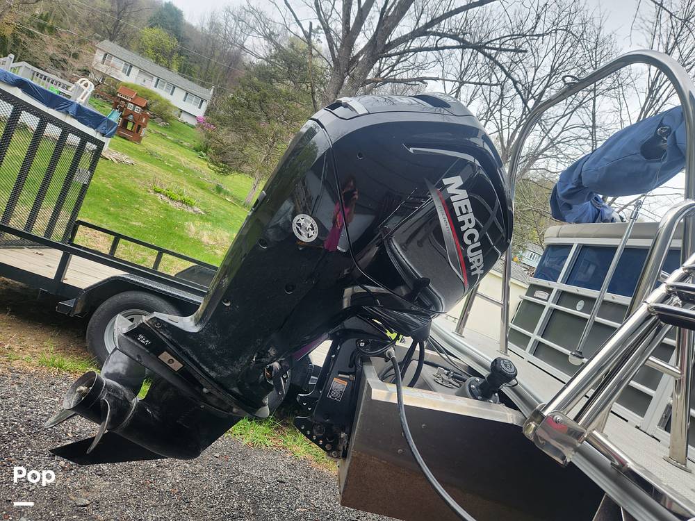 Slide: The Image of Merc 115hp - 15382839