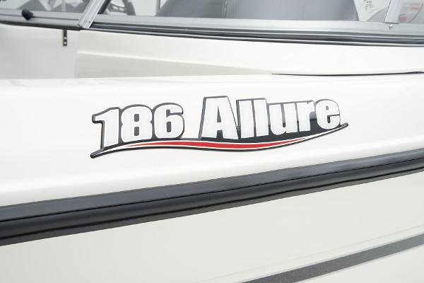 Slide: The Image of Triton 186 Allure 2024 - 10