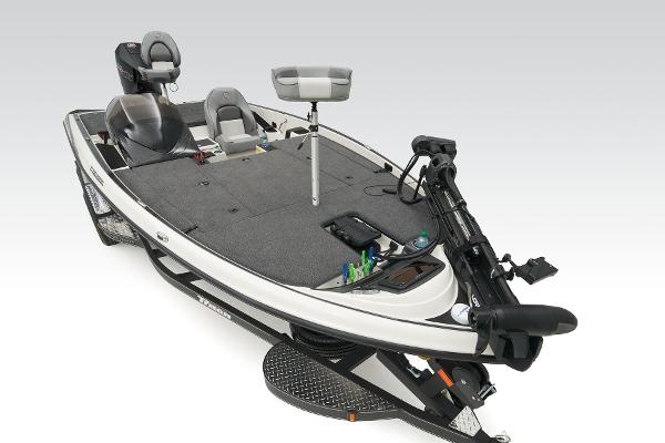 Slide: The Image of Triton 19 TrX Patriot 2025 - 8