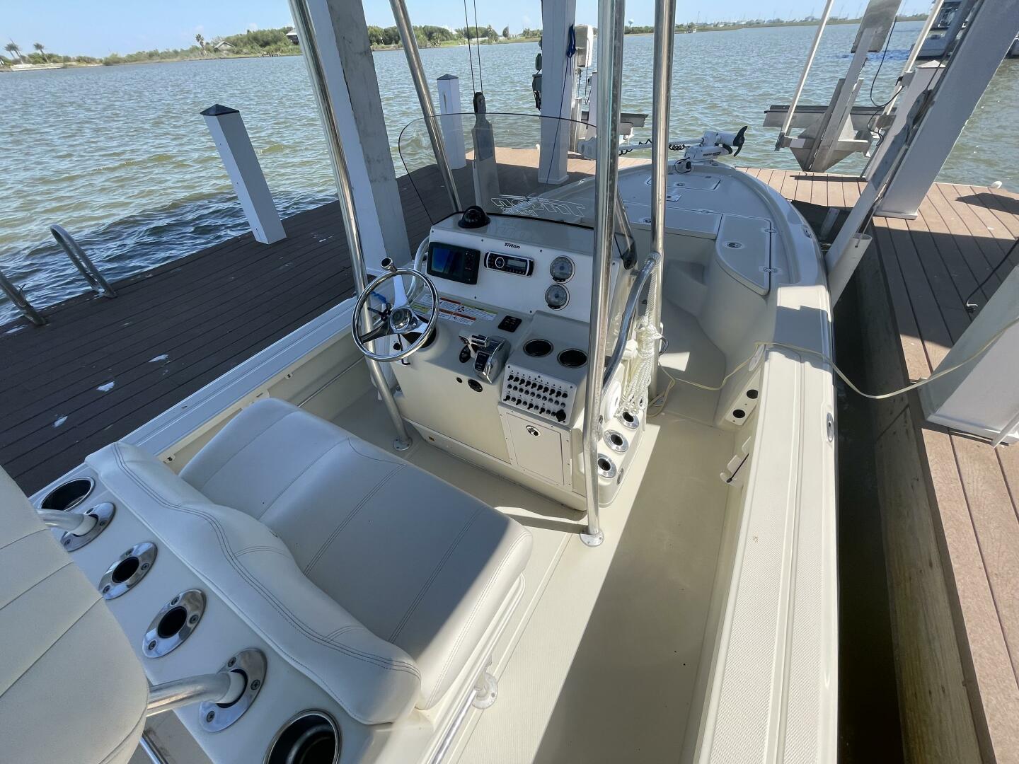 Slide: The Image of Triton 240 LTS Pro 2014 - 5112129
