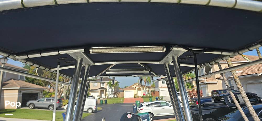 Slide: The Image of Triton LTS 240 2008 - 15340806