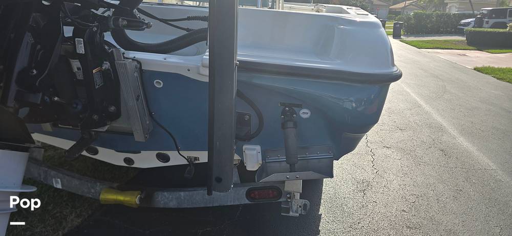 Slide: The Image of Triton LTS 240 2008 - 15340837