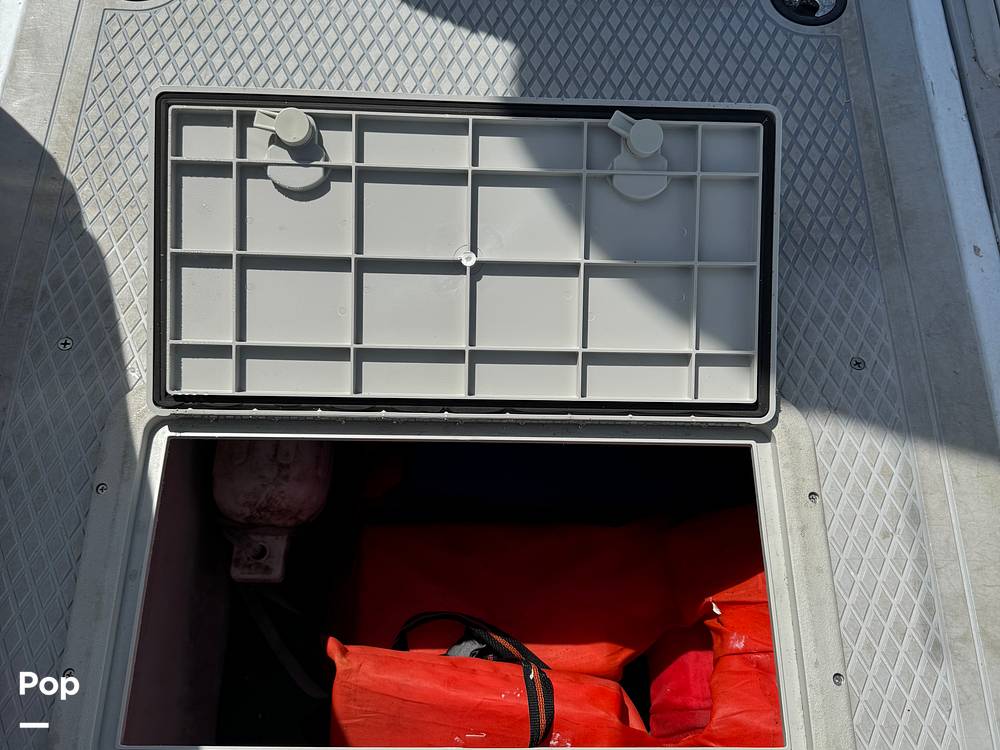 Slide: The Image of Triumph 210 Center Console 2003 - 15401182