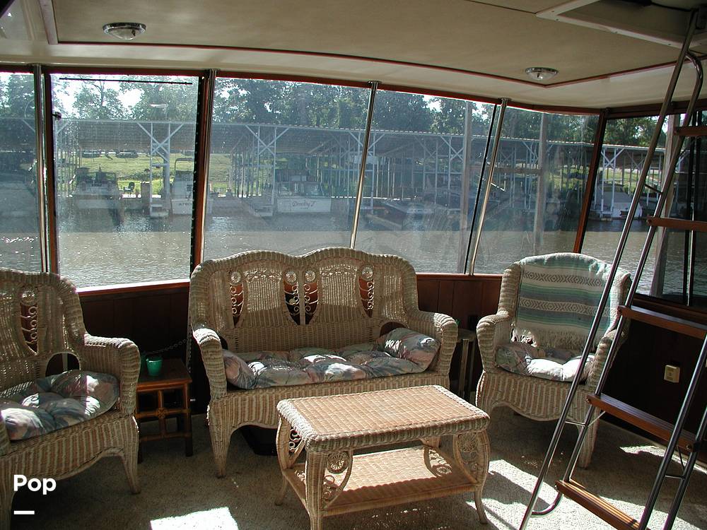 Slide: The Image of Outside Aft Salon - 15712981