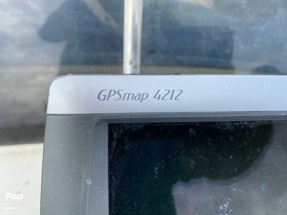Slide: The Image of Garmin 4212 Up Top - 10109295