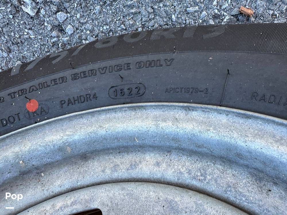 Slide: The Image of 16/22 Tire Date - 10