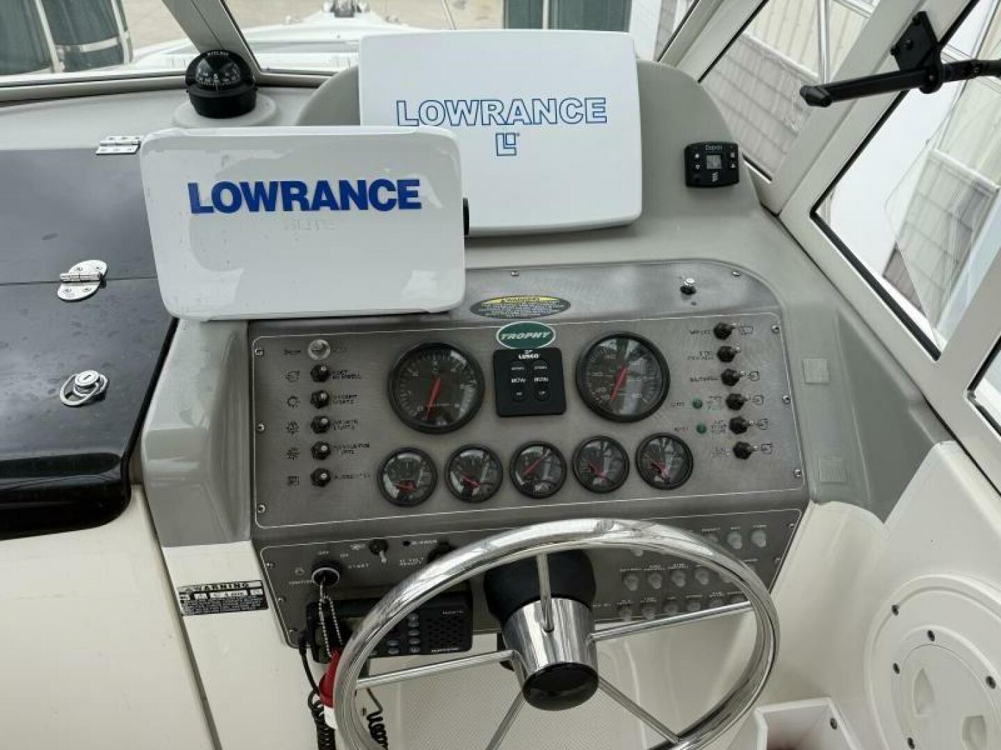 Slide: The Image of Trophy 2152 WA Hardtop 2010 - 18