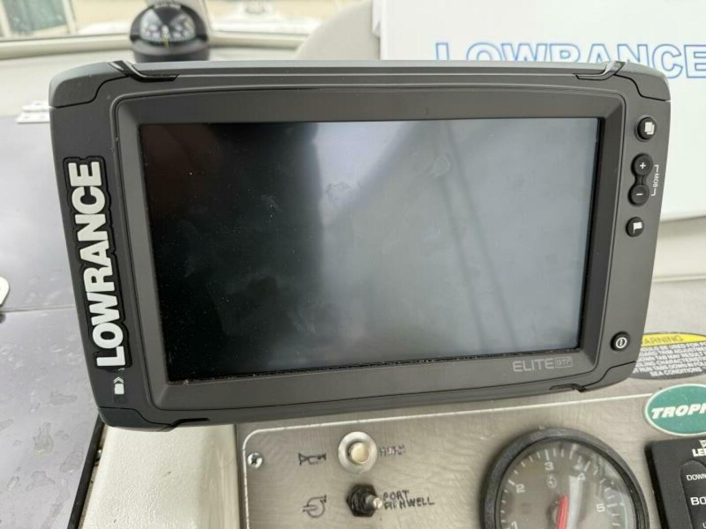 Slide: The Image of Trophy 2152 WA Hardtop 2010 - 19