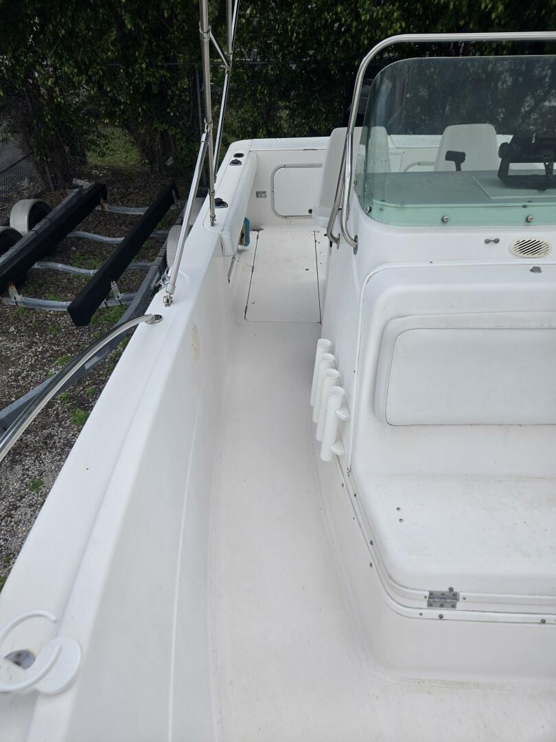 Slide: The Image of Trophy 2503 Center Console 1998 - 5118371
