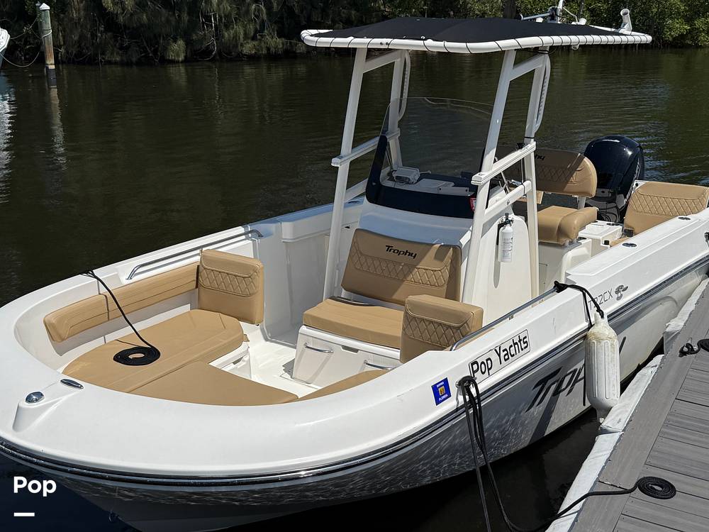 Slide: The Image of Bow Seating With Removable Backrests - 15345900