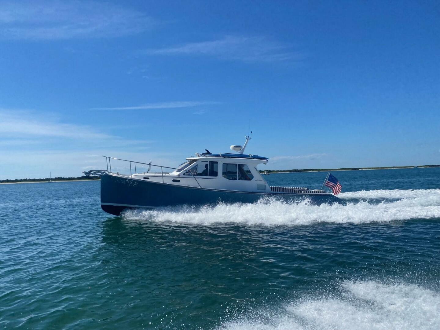Slide: The Image of Life Savor underway port - 4770641