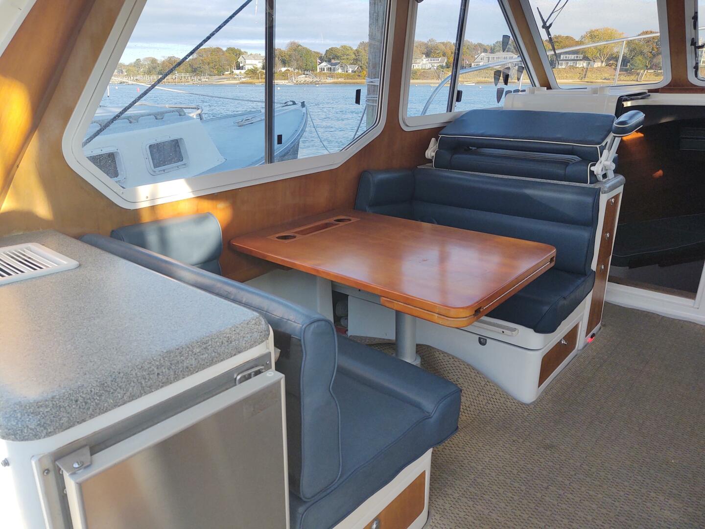 Slide: The Image of Life Savor port interior seat back folded - 4770686
