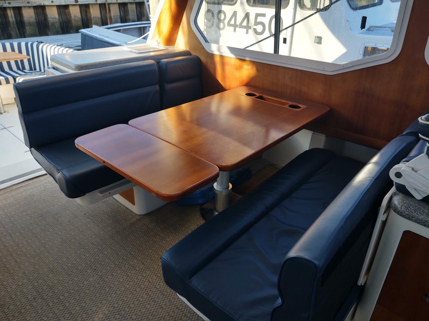 Slide: The Image of Life Savor seats and table extended  - 4770688