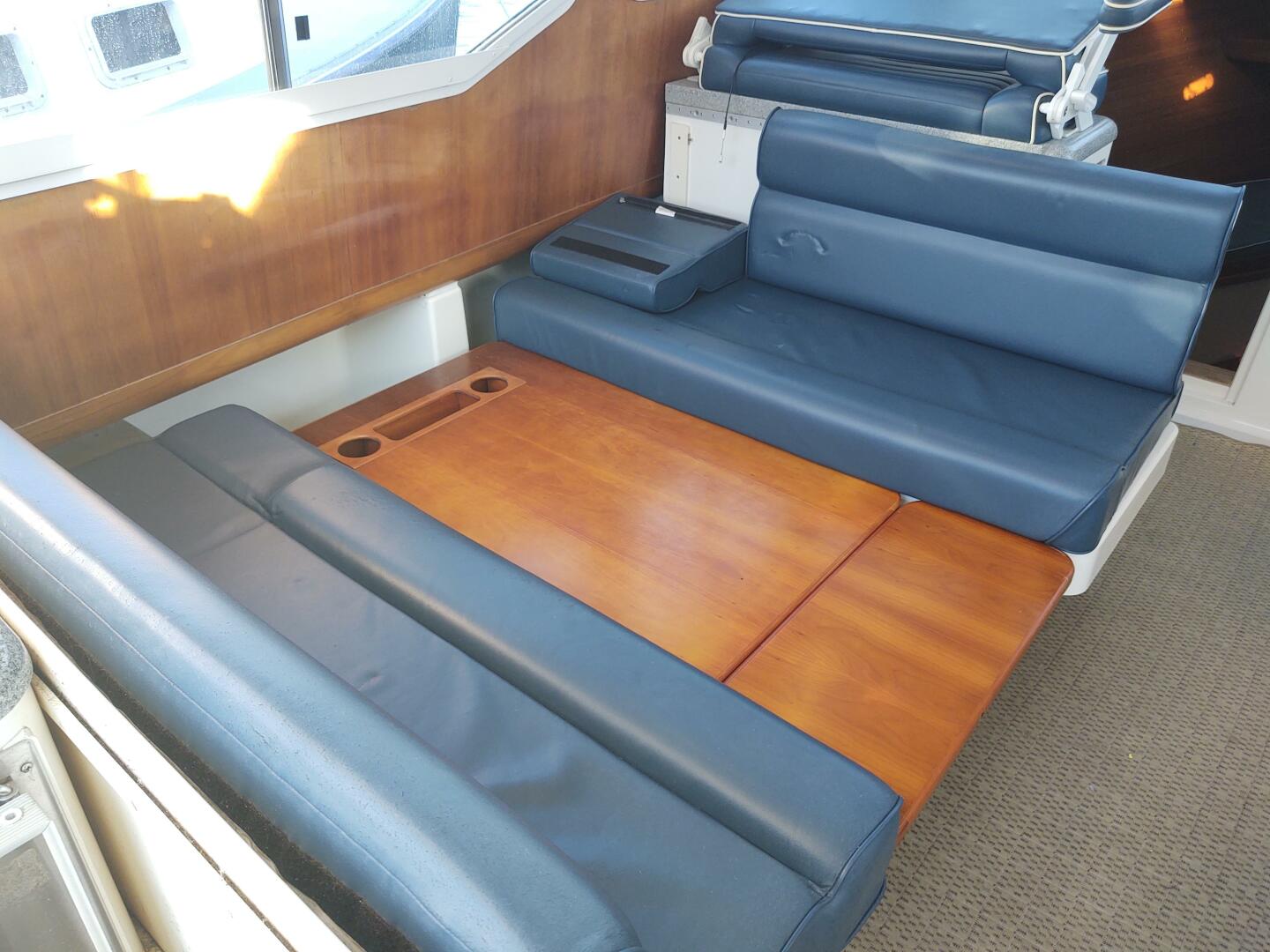 Slide: The Image of Life Savor table down for berth - 4770690